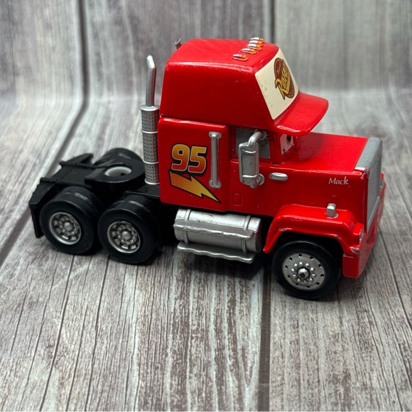 Disney Pixar Cars Mack Truck Mini Racers Transporter Hauler - Picture 2 of 7